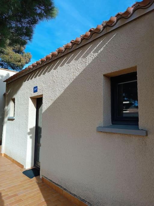 Studio Renove Dans Residence De Vacances Avec Grande Piscine Chauffee, Parking Et Terrasse Agde Eksteriør bilde