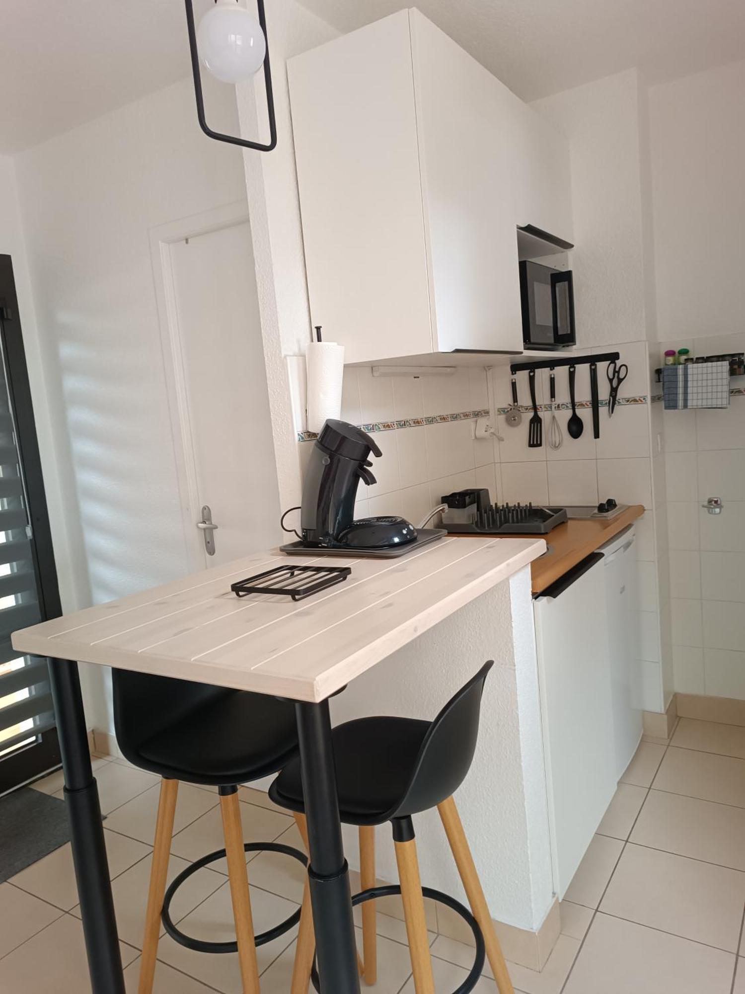 Studio Renove Dans Residence De Vacances Avec Grande Piscine Chauffee, Parking Et Terrasse Agde Eksteriør bilde